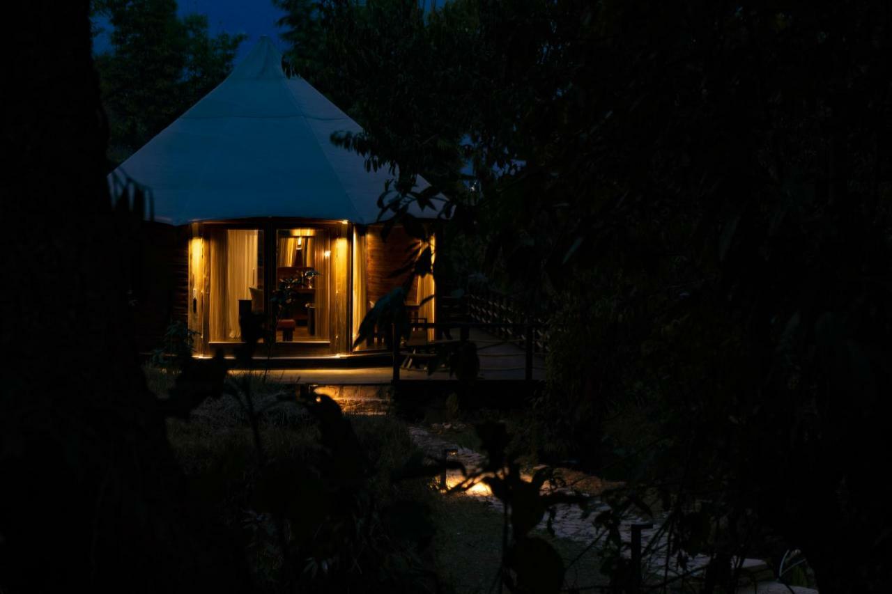The Pavilions Himalayas Lake View Покхара Экстерьер фото